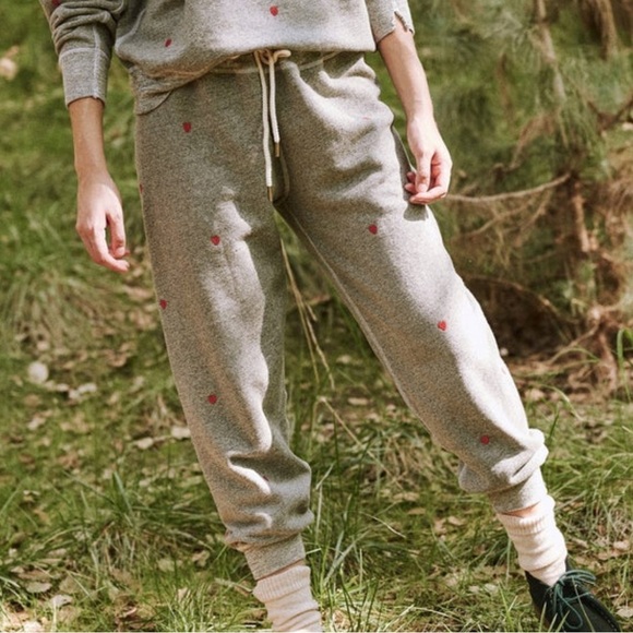 The Great. Cropped Thermal Sweatpant With Heart Embroidery in Varsity Grey Small - Picture 2 of 7